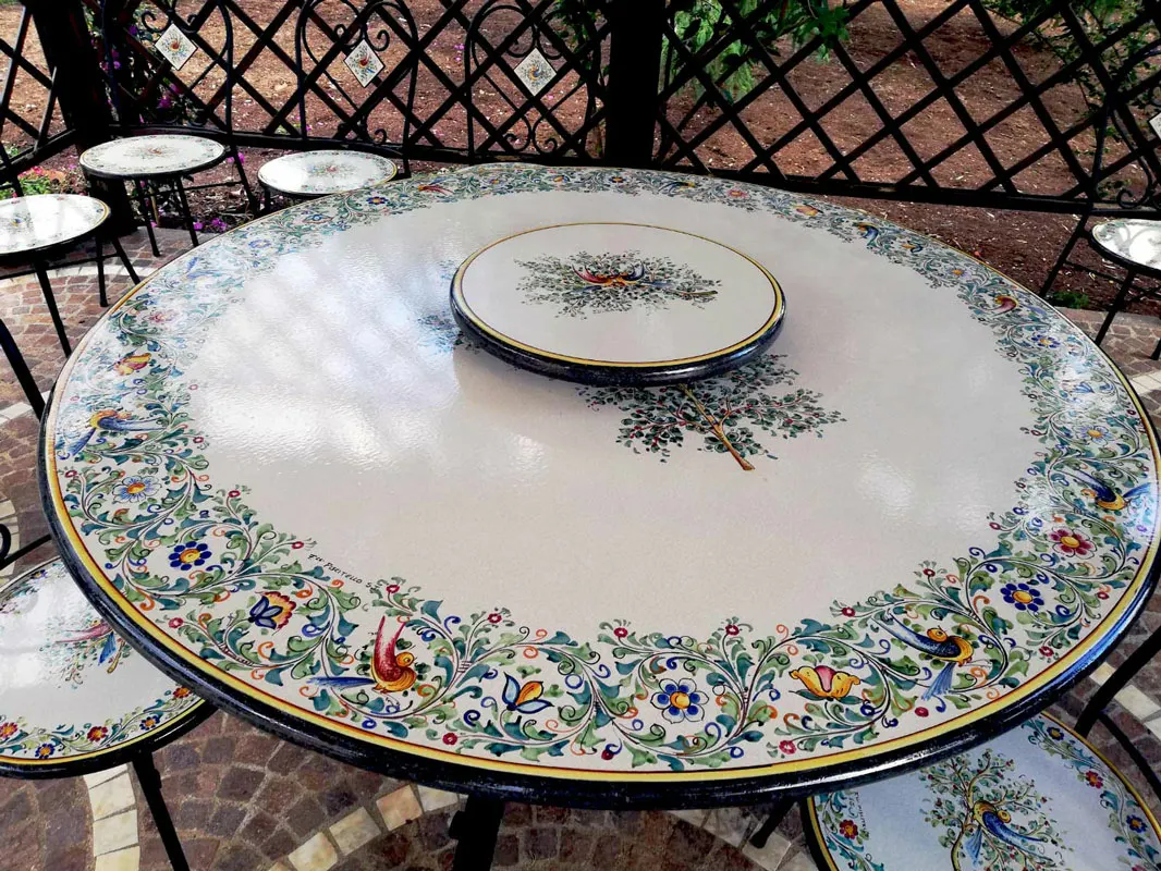 Tavolo 26 - Decoro Floreale e Uccellini